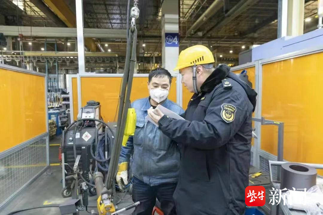 防得住、控得了、逃得出 ，江蘇全鏈條推進(jìn)“廠中廠”安全生產(chǎn)專項(xiàng)治理:鋼板樁生產(chǎn)廠
